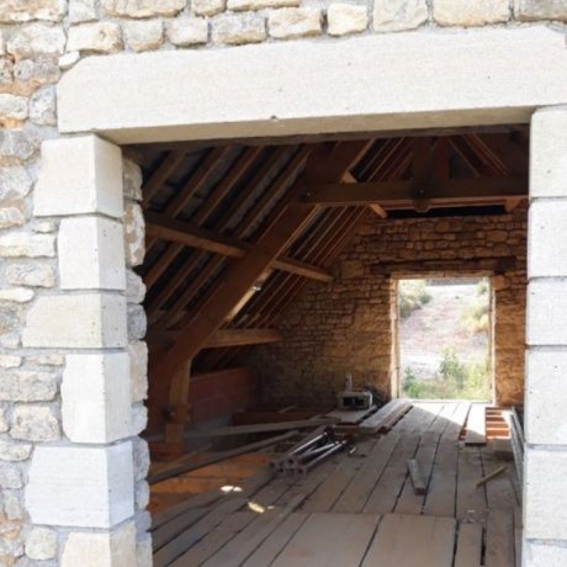 Notre réalisation jambage et linteau, fenêtre en pierre à Arromanches-les-Bains